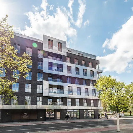 Apartahotel Downtown Mitte 4*