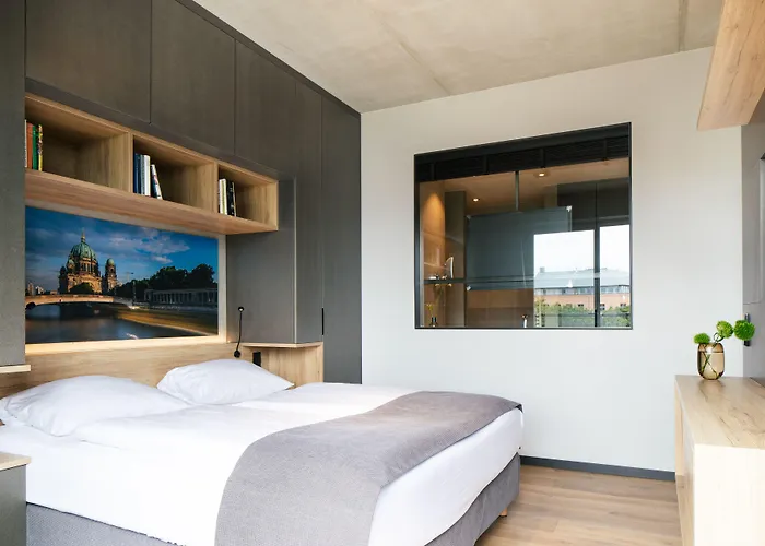 Apartahotel Downtown Mitte 4*