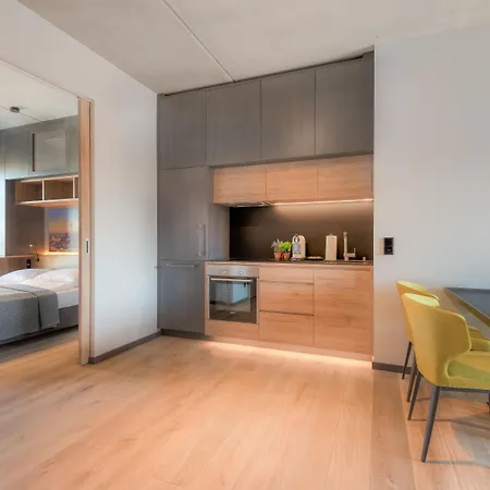 Aparthotel Downtown Mitte 4*