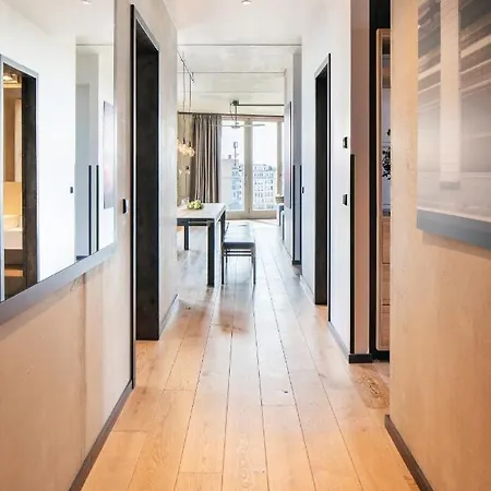 Downtown Mitte 4*
